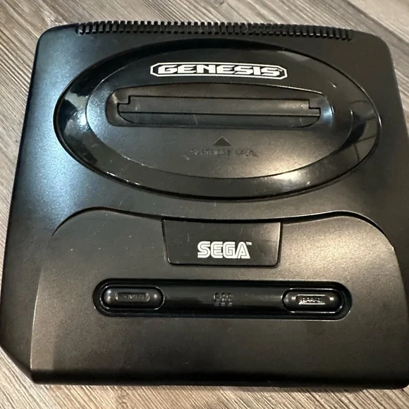 Sega Genesis Model 2 MK-1631 Black Console Bundle With Cables and 4 Games. - Picture 2 of 10